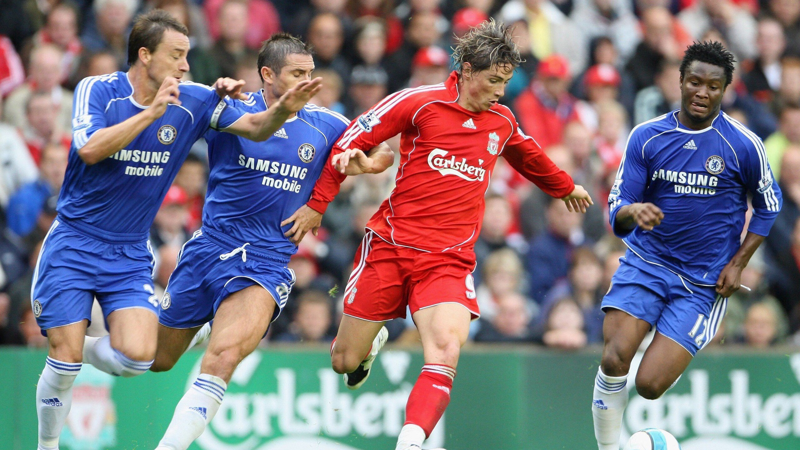 WRC粉丝狂欢：现场氛围与观赛体验，crew粉丝